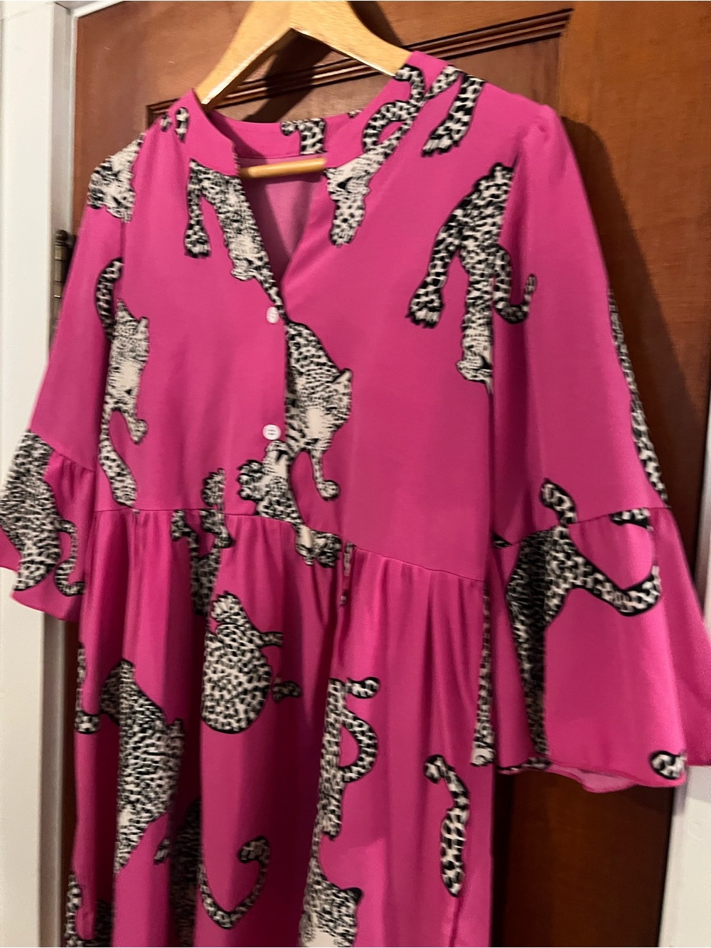 Boutique Pink Leopard Print Tiered Dress Size Medium Bell Sleeve - Picture 3 of 6